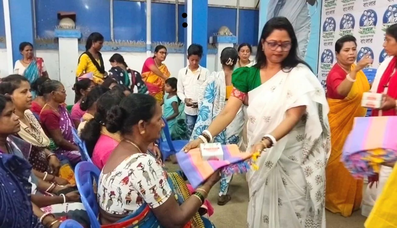 ‘দিদি বাংলার ঘরে ঘরে…’পদযাত্রা দিয়ে বিশ্ব নারী দিবস পালন  তৃণমূল মহিলা কংগ্রেসের!