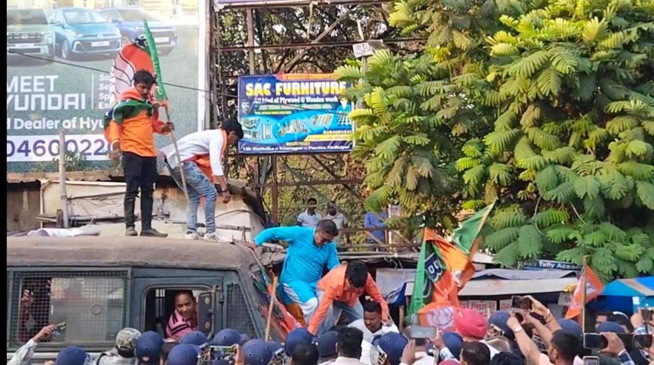 নারায়ণগড়ে মহিলা বিজেপি কর্মীকে ধর্ষণের অভিযোগে উত্তপ্ত মেদিনীপুর!