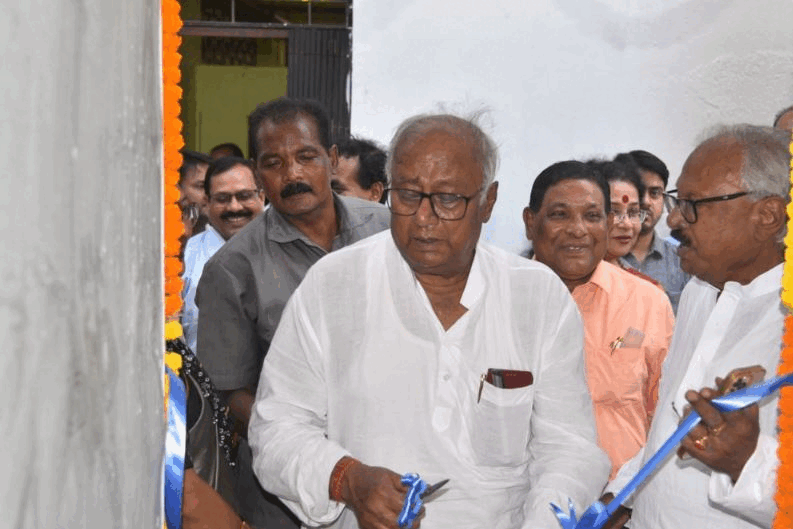 রোটারি ক্লাব অফ কলকাতা টেম্পল সিটি সোদপুরের উদ্যোগে মেট্রোপলিটন হোমিওপ্যাথিক কলেজ ও হাসপাতালে মৃতদেহ ফ্রিজার বক্স সংযোজন করা হলো!