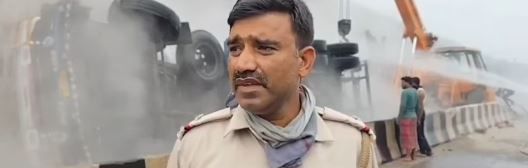 দুর্গাপুরে অ্যাসিডের ট্যাঙ্কার উলটে ভয়াবহ দুর্ঘটনা!