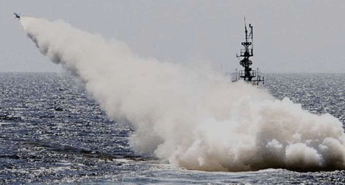 প্রত্যাঘাতের হুঁশিয়ারি প্রধানমন্ত্রীর,আরব সাগরে মিসাইল ফায়ার করল ভারতীয় নৌবাহিনী!