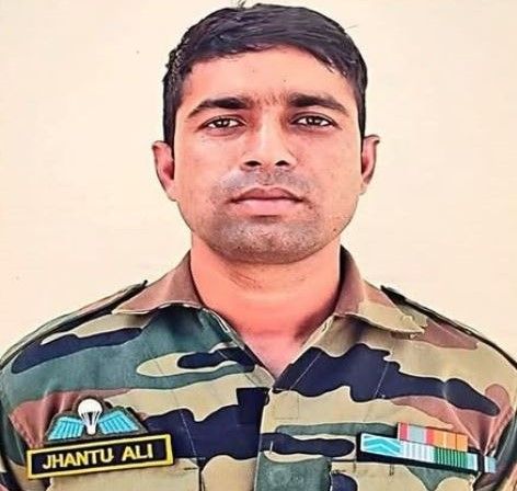 সন্ত্রাসবাদীদের গুলিতে প্রাণ গেল বাংলার বাঙালি দেশমাতার বীর সন্তান ঝন্টু আলী শেখ!