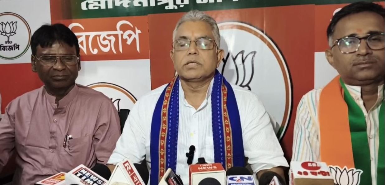 পহেলগাঁও জঙ্গি হামলার ইসুতে পাকিস্তানকে কড়া ভাষায় নিশানা করলেন দিলীপ ঘোষ!