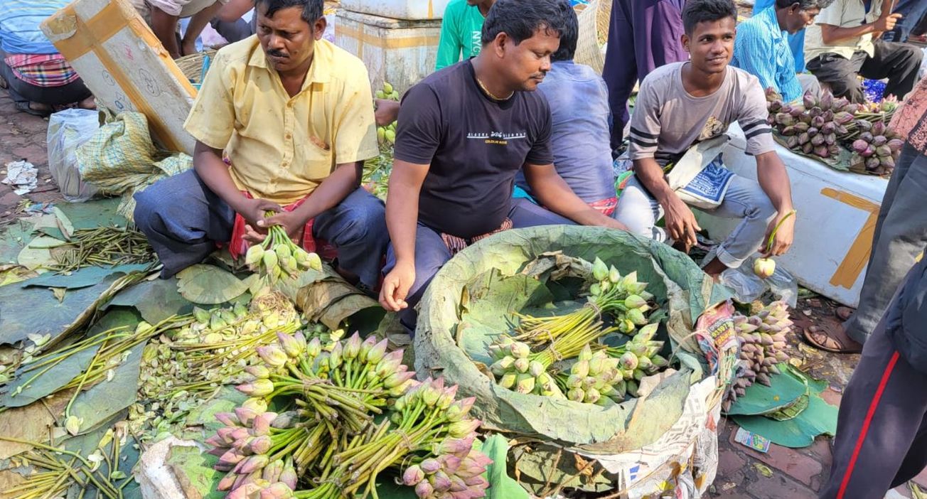 পূর্ব মেদিনীপুরের দীঘায় জগন্নাথ মন্দির উদ্বোধনের পরিপ্রেক্ষিতে ফুলের বাজার  চাঙ্গা!