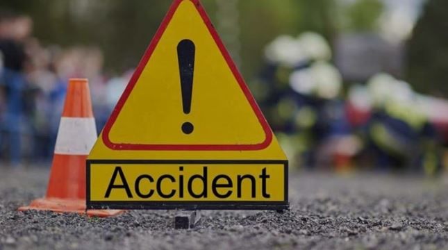 জাতীয় সড়কে ভয়াবহ দুর্ঘটনা,নন্দীগ্রামে আক্রান্ত পুলিশ!