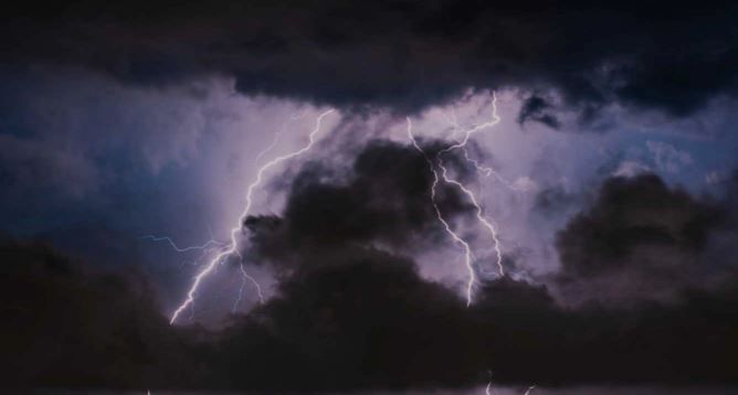 শুক্রবারও বাংলার জেলায় জেলায় শিলাবৃষ্টি ও বজ্রপাতের আশঙ্কা!