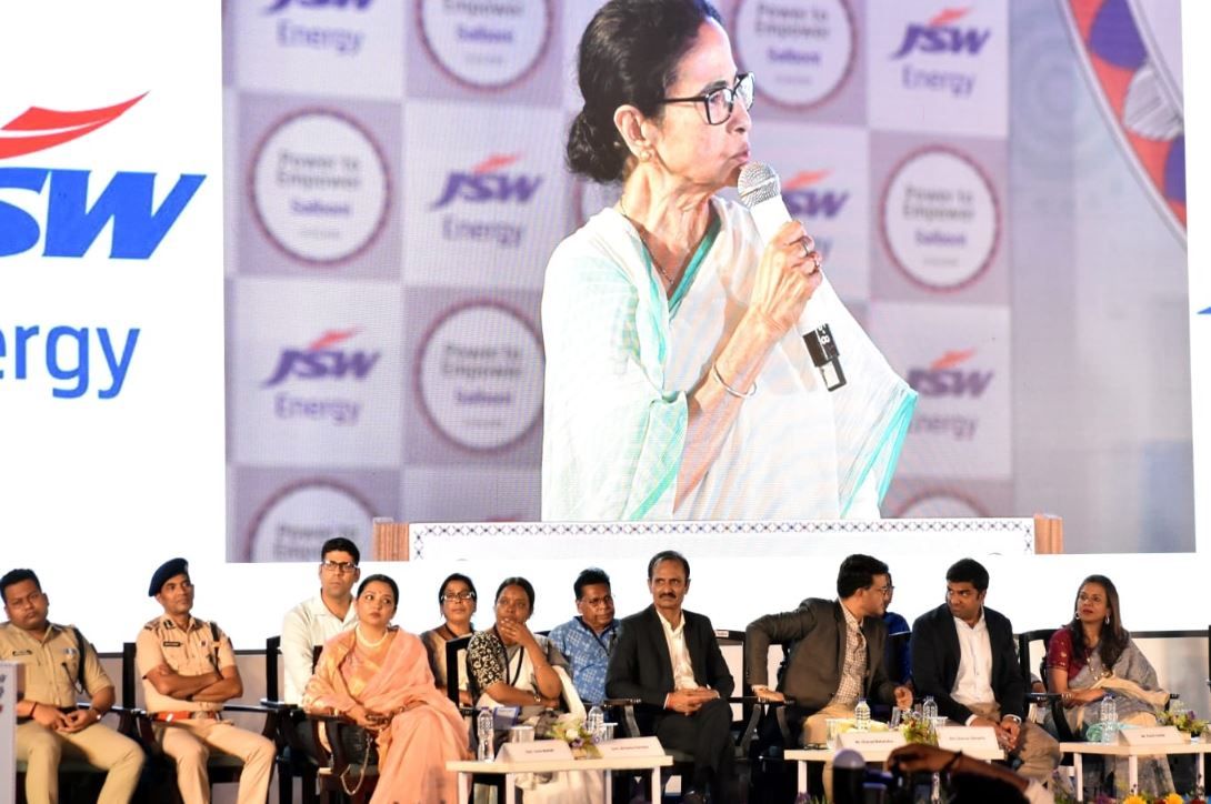 সোমবার পশ্চিম মেদিনীপুরের  শালবনিতে জিন্দাল  তাপবিদ্যুৎ প্রকল্পের শিলান্যাস করলেন মুখ্যমন্ত্রী!