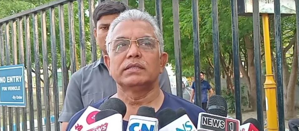 যুবসমাজকে সচেতন হওয়ার বার্তা বিজেপি নেতা দিলীপ ঘোষ!