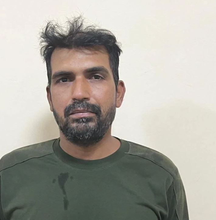 দুর্গাপুরের ট্রাঙ্করোডে সেনা জওয়ানের পূর্ণম কুমার সাউয়ের বাড়ি ফেরার খুশির হাওয়া!