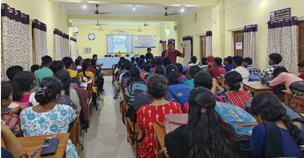 ঘাটাল নাড়াজোল রাজ কলেজের উদ্যোগে বাণিজ্য দিবস পালন ও বাণিজ্য পরিকল্পনা প্রতিযোগিতার আয়োজন!