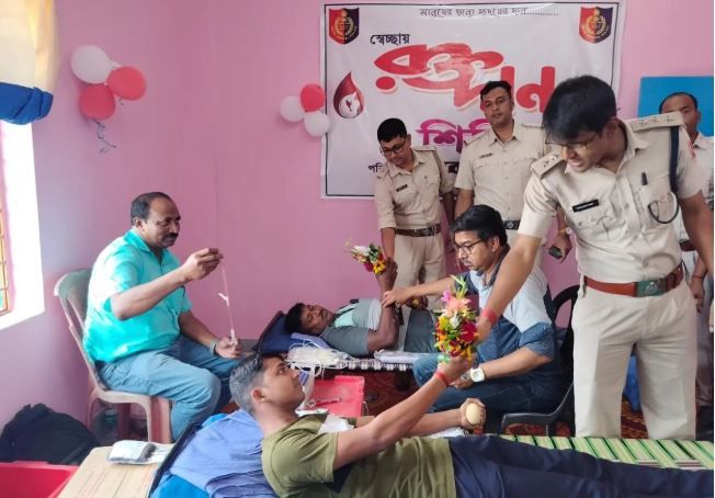 মেদিনীপুর জেলার সবং থানায় উদ্যোগে রক্তদান শিবির!