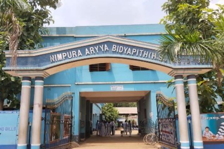 নিমপুরা আর্য বিদ্যাপীঠের প্রাক্তন প্রধান শিক্ষক দুর্নীতির সঙ্গে যুক্ত কি পশ্চিম মেদিনীপুরের শিক্ষা দফতরের ডিআই?