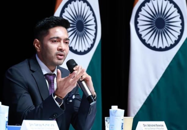 সন্ত্রাসবাদ যদি পাগলা কুকুর হয় তাহলে পাকিস্তান তাদের হিংস্র মনিব -এই কড়া ভাষাতেই অভিষেক বন্দ্যোপাধ্যায় ধুয়ে দিলেন পাকিস্তানকে!