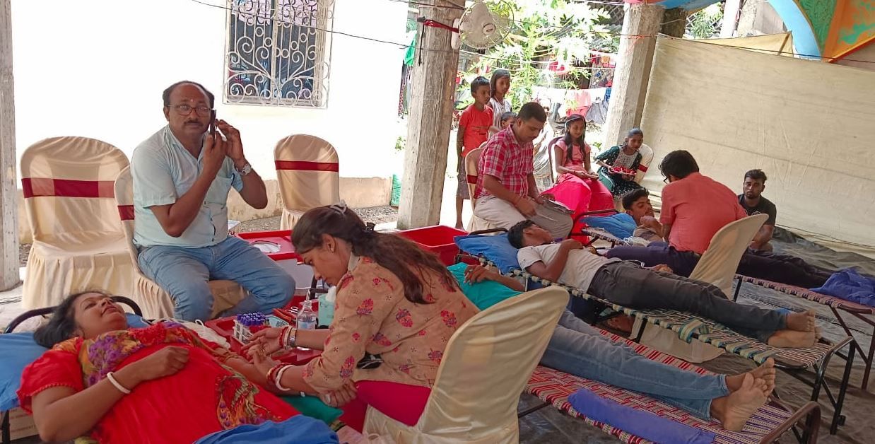 পশ্চিম মেদিনীপুর জেলার কেশপুর হাজিচক বিবেকানন্দ ক্লাবের উদ্যোগে রক্তদান শিবির!