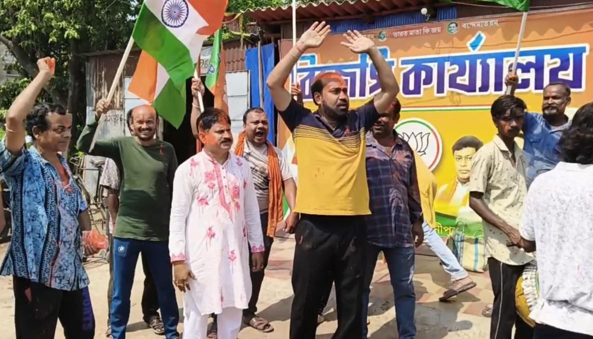 অপারেশন সিঁদুর নিয়ে বাহিনীর প্রশংসায় উচ্ছ্বাস মেদিনীপুর শহরবাসী ও বিজেপি কর্মী সমর্থকরা!