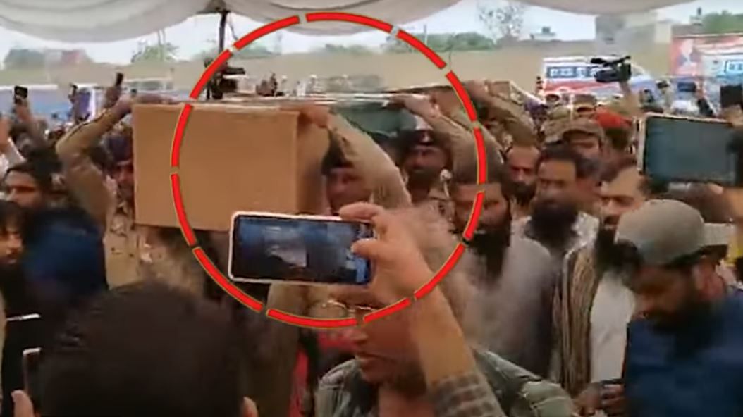 Breaking News: পাকিস্তানের রাষ্ট্রীয় মর্যাদায় শেষকৃত্য,জঙ্গিদের মরদেহে মোড়া হয়েছে পাকিস্তানের জাতীয় পতাকা!