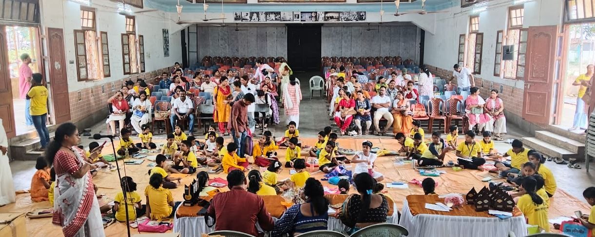 স্বর আবৃত্তি মেদিনীপুর আয়োজিত কবি প্রণাম উপলক্ষ্যে পঞ্চম বার্ষিকী রক্তদান শিবির ও সাংস্কৃতিক প্রতিযোগিতা!