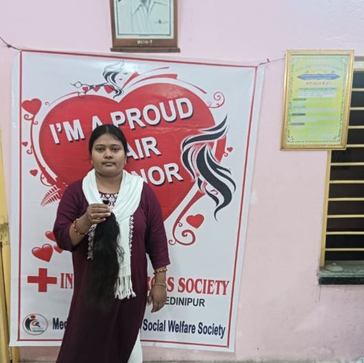 ভারতীয় রেডক্রস সোসাইটির ঘাটাল শাখার উদ্যোগে ক্যান্সার রোগীদের জন্য চুলদান শিবির!