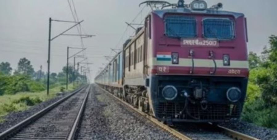 হাওড়া-খড়্গপুর লাইনে বাতিল প্রায় ২১২ টি লোকাল ও ২৭টি এক্সপ্রেস  ট্রেন!