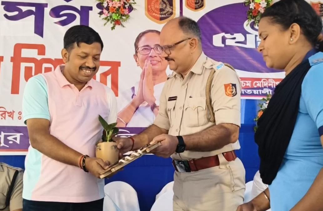 পশ্চিম মেদিনীপুরের জেলা পুলিশ সুপার উদ্যোগে ও কোতোয়ালি থানার সহযোগিতা রক্তদান শিবির!