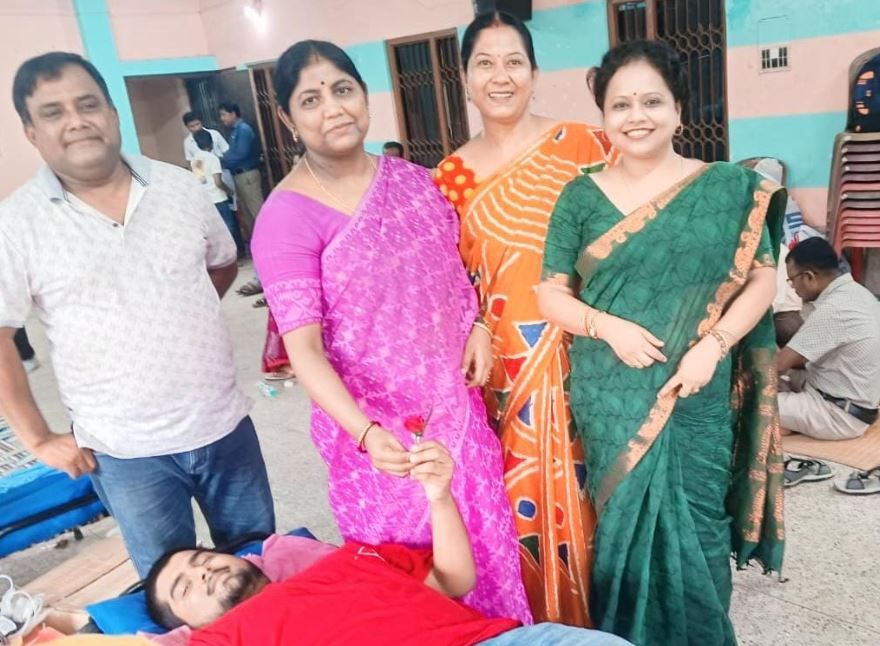 প্রয়াত শিক্ষক নেতার স্মরণে বিশ্ব রক্তদাতা দিবসে রক্তদান শিবির!