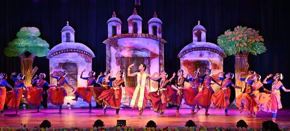 মেদিনীপুর শহরের বিখ্যাত বর্ণময় নৃত্যানুষ্ঠান উত্তরণ-২৫ অনুষ্ঠিত হলো!