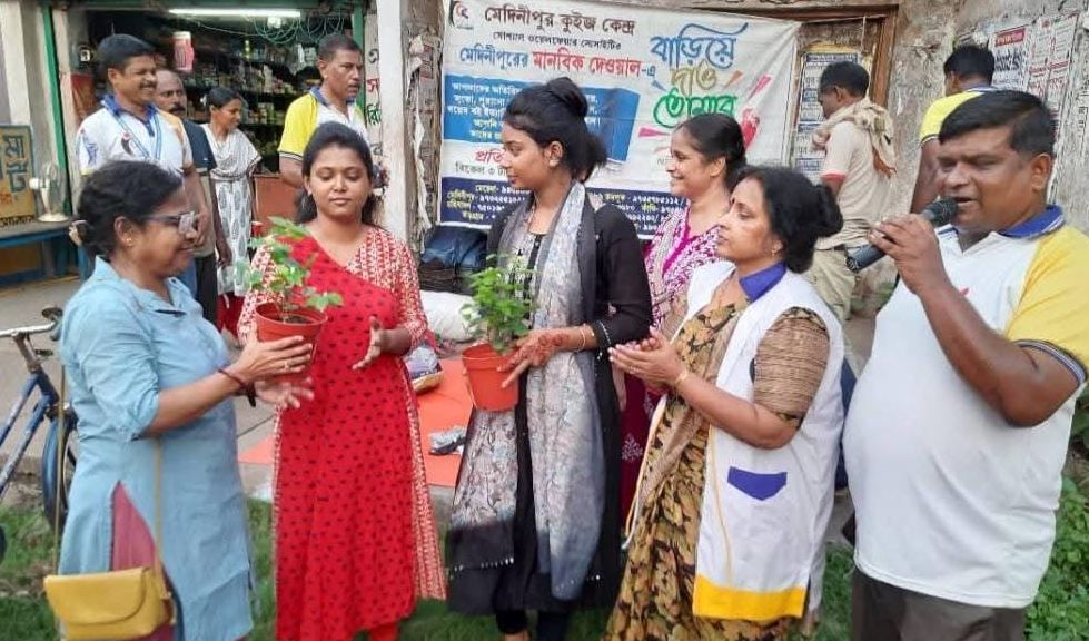 নতুন রক্তদাতা এবং মানবিক প্রাচীরকে সম্মাননা!