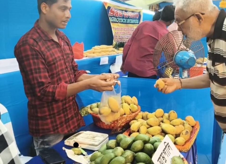 মেদিনীপুরে এই প্রথমবার জমজমাট আম উৎসব!