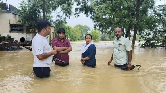 পশ্চিম মেদিনীপুর জেলার গড়বেতার শিলাবতী নদীর জল বেড়ে যাওয়ার কারণে জলমগ্ন একাধিক গ্রাম!