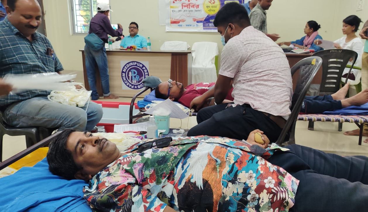 পশ্চিম মেদিনীপুর প্রেস ক্লাবের উদ্যোগে রক্তদান শিবির!