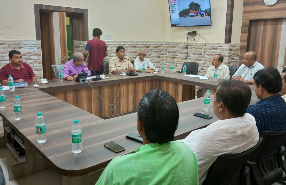 ঘাটালের তৃণমূল সাংসদ দেবকে কটাক্ষ,তার পরিবর্তে রবিবার ঘাটাল সাংসদ দেব সোশাল মিডিয়ায় পোস্ট করে লেখেন!