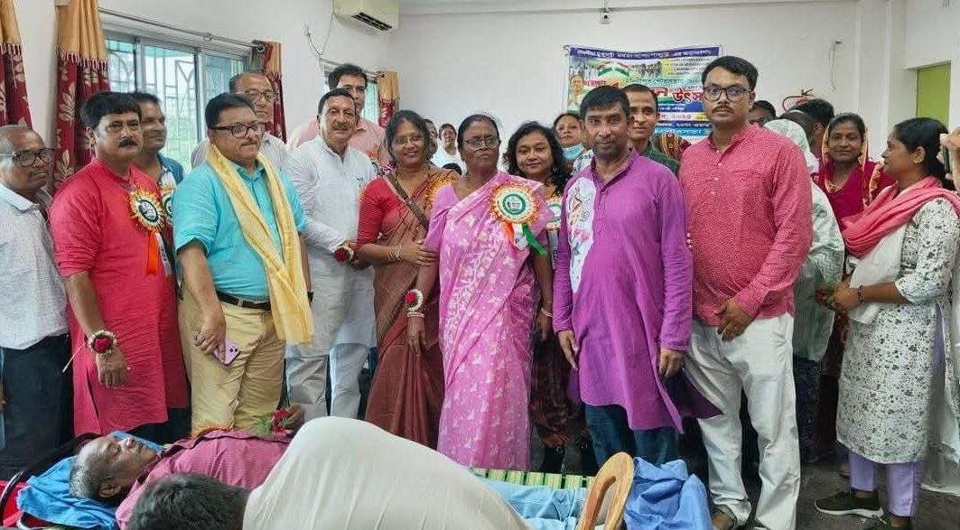 মেদিনীপুর শহরের ২৩ নং ওয়ার্ডে রক্তদান শিবির ও চিকিৎসকদের  সংবর্ধনা!