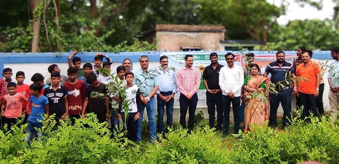 ডালমিয়া সিমেন্ট লিমিটেড ও বিদ্যালয়ের এন এস এস ইউনিট এর যৌথ উদ্যোগে বিশ্ব পরিবেশ দিবস বৃক্ষরোপণ কর্মসূচি!
