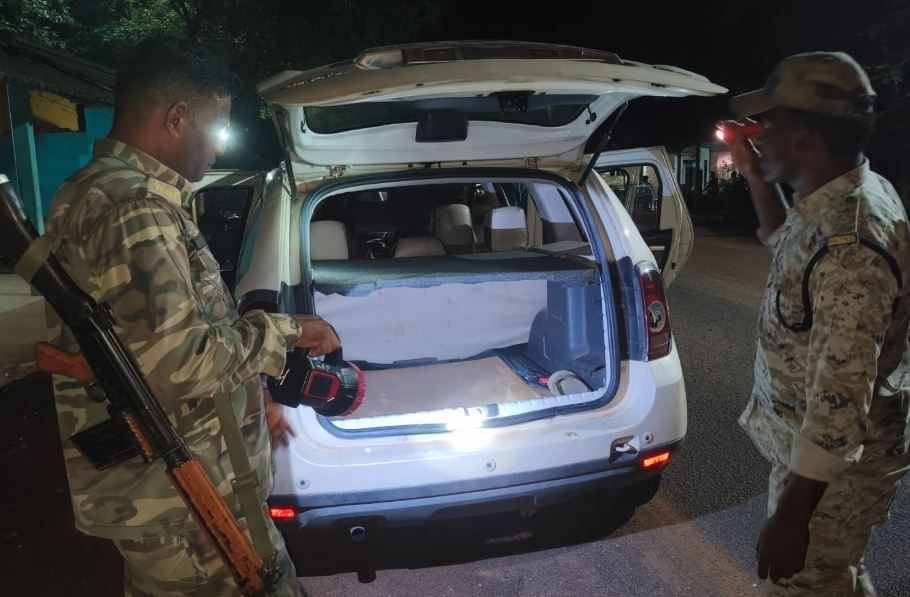 ঝাড়গ্রাম জেলার গোপীবল্লভপুর থানার নজরদারি!