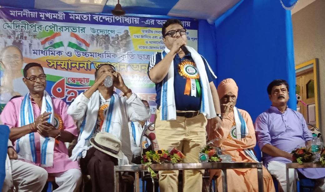 মেদিনীপুর পৌরসভার ঌ নম্বর ওয়ার্ডে উদ্যোগে স্বেচ্ছায় রক্তদান শিবির!