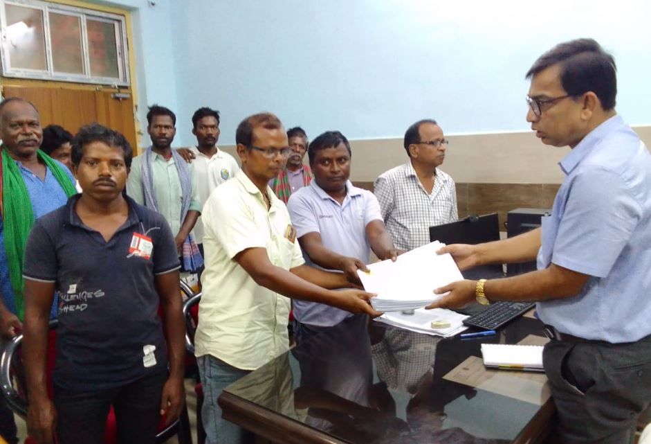 ঝাড়গ্রামে বনাধিকার গ্রাম সভা মোর্চার ডেপুটেশন!