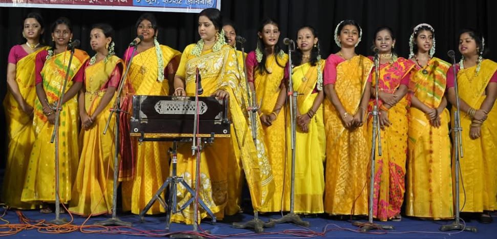 সুরাঙ্গনা মিউজিক একাডেমির দ্বিতীয়বর্ষে কবি প্রণাম অনুষ্ঠান!