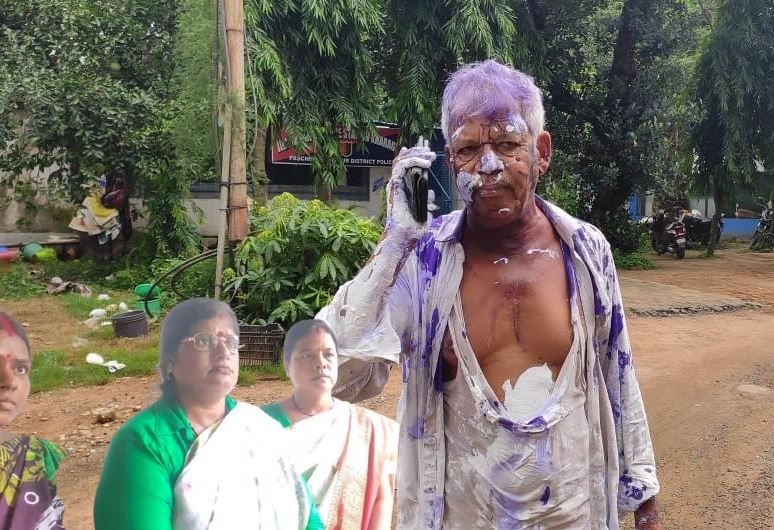 পশ্চিম মেদিনীপুর খড়্গপুর শহরে  খরিদা এলাকায় অনিল দাসকে রাস্তার উপর হামলার অভিযোগে দলের নেতা বেবী কোলেকে শোকজ় করল তৃণমূল!