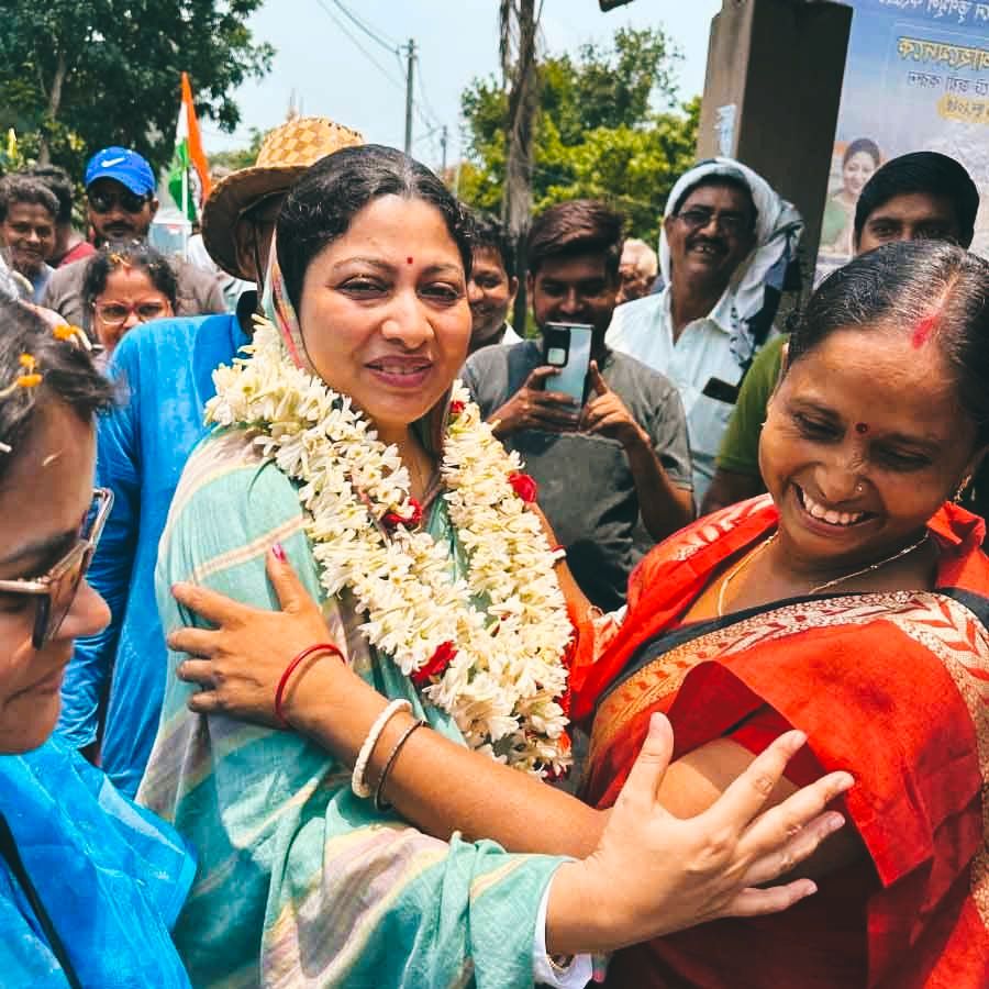 নদিয়ার কালীগঞ্জে উপনির্বাচনে  সবুজ ঝড়,জয়ী তৃণমূল প্রার্থী আলিফা আহমেদ,রেকর্ডে ছাপিয়ে গেলেন বাবাকেও!