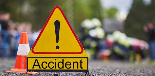 মেদিনীপুর শহরে বালি বোঝাই ট্রাক্টরের চাকাতে চাপা পড়লেন এক মহিলা!