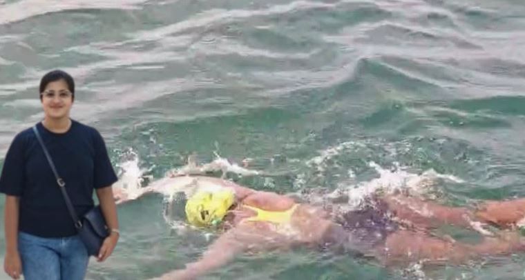 মেদিনীপুরের মেয়ে আফরিন জাবি সাঁতরে পার হলেন ইংলিশ চ্যানেল!
