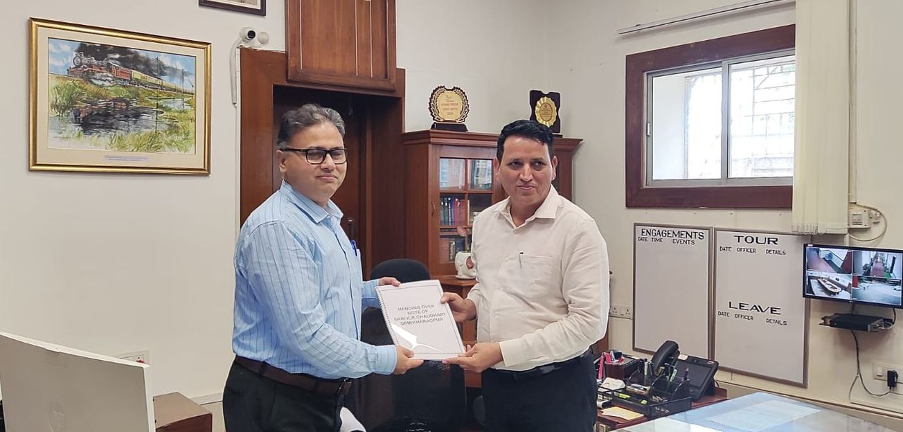 ললিত মোহন পান্ডে খড়গপুর রেল ডিআরএম হিসেবে দায়িত্ব গ্রহণ করলেন!