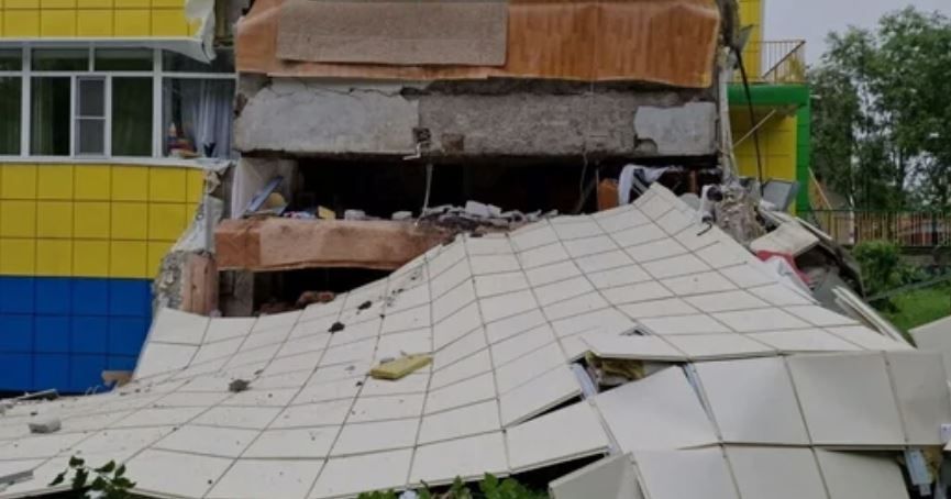 জাপান ও রাশিয়ায় প্রবল শক্তিশালী ভূমিকম্প ও সুনামি!