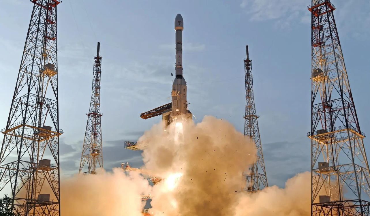 ভারত-মার্কিন অনন্য পৃথিবী পর্যবেক্ষণ মিশন ISRO এবং NASA যৌথ উদ্যোগে তৈরি কৃত্রিম উপগ্রহ সফল!