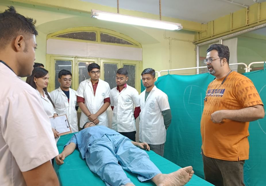 মানসিক অবসাদের শিকার হন তাঁরাও, তাই তাদের জীবন নিয়ে সিনেমা করলেন ডাক্তারবাবুরা!