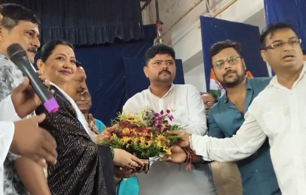 পশ্চিম মেদিনীপুরের বিদ্যাসাগর হলে তৃণমূল কংগ্রেসের উদ্যোগে ২১শে জুলাই-এর সমর্থনে প্রস্তুতি সভা!