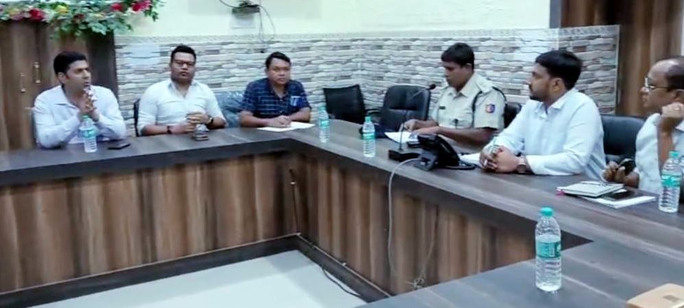 আমাদের পাড়া আমাদের সমাধান, ঘাটাল পঞ্চায়েত সমিতি পরিদর্শনে জেলাশাসক ও পুলিশ সুপার!