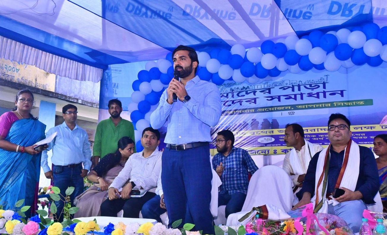 আমাদের পাড়া আমাদের সমাধান শিবিরের পরিদর্শনে বাঁকুড়া জেলাশাসক!