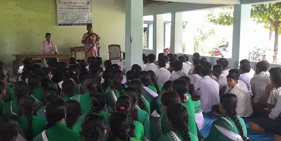 জেলা আইনি পরিষেবা কর্তৃপক্ষের উদ্যোগে স্কুলে আইনি সচেতনতা শিবির!