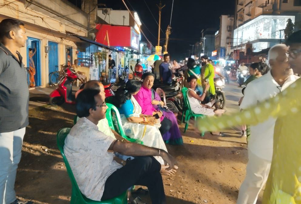 খড়গপুর পৌরসভার ১৪ নম্বর ওয়ার্ডে শুভ রাখি বন্ধন পালন!